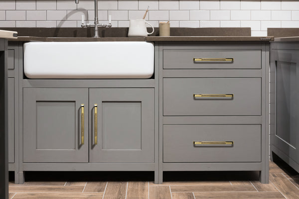 Loft97 HW288PLGD021 Gleam Pull Handle - Decorative Cabinet Drop Pull Handles for Cabinets and Drawers - Vintage Cabinet Hardware with Hand Finished Polished Gold - Metal Drawer Pull Handle, 7.5" Center to Center